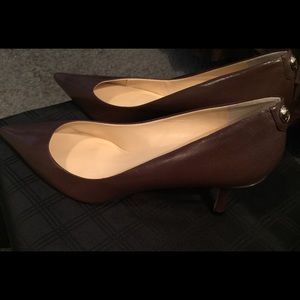 Ivanka Trump Leather Kitten Heel Pumps size 9.5m